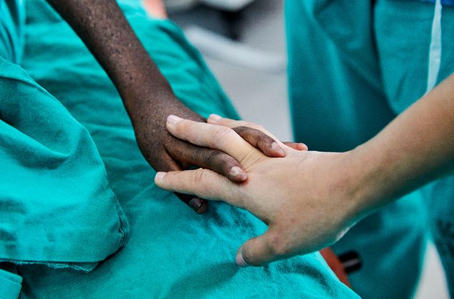 Cirugía dermatológica realizada dentro del programa de África en la Piel
