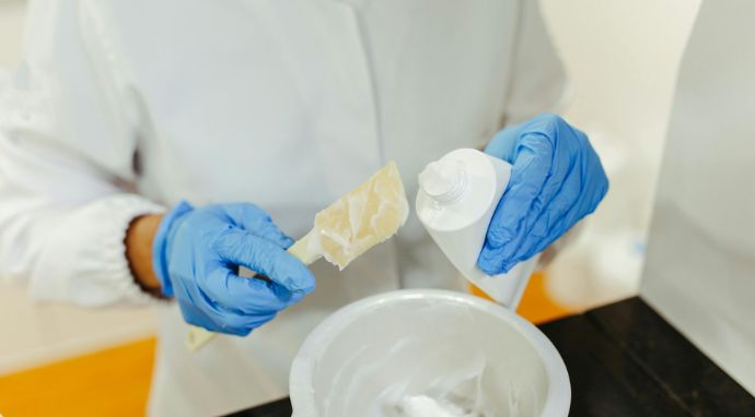 Preparación de una crema dermatológica dentro del programa de formulación